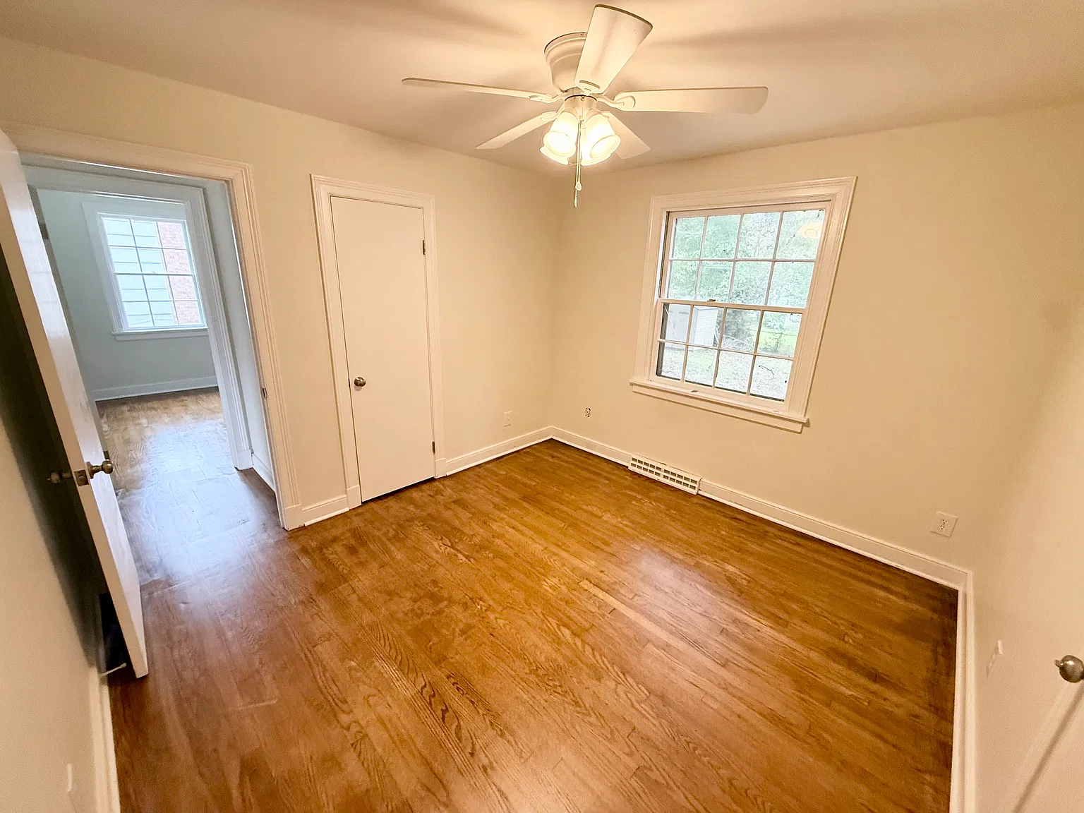 3 bed, 1254 sqft, $2,300 — Photo 3