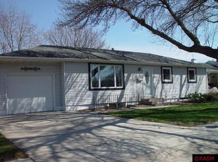 911 Pfau St, Mankato, MN 56001