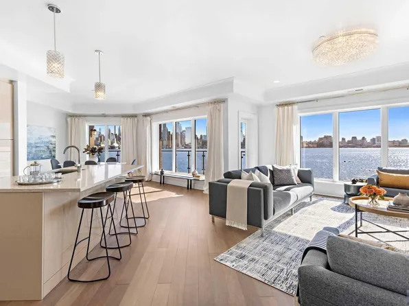 150 Henley Pl APT 306, Weehawken, NJ 07086