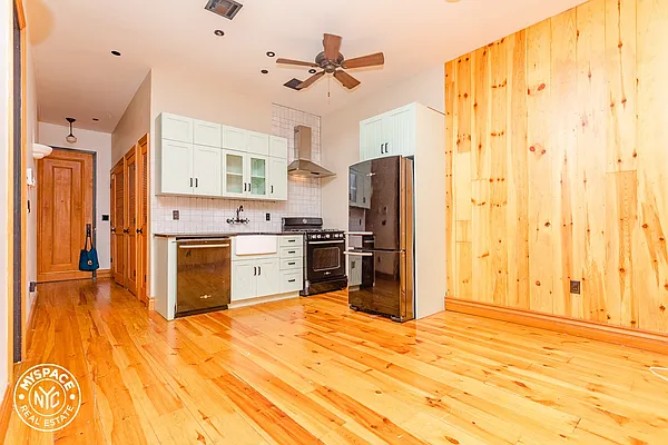 Rented by MySpaceNYC | media 5