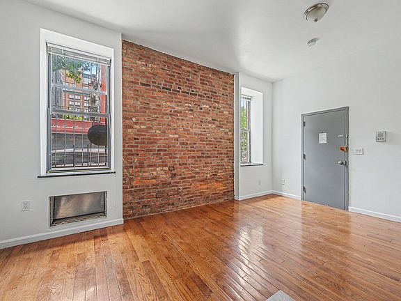 2nd image of 2024 2nd Ave #7