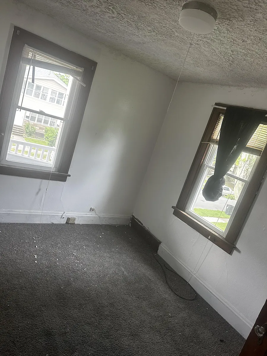 Building Photo - 16301 Huntmere Ave #1