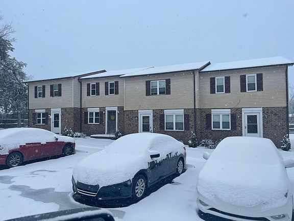 3rd image of 211 Wildwood Dr