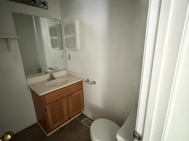 154 Corwin Cir — Photo 2