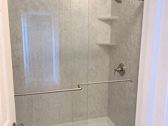 5th image of 108 Devonshire Dr