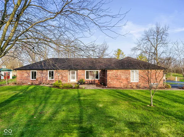 2496 S Sunrise Dr, New Palestine, IN 46163