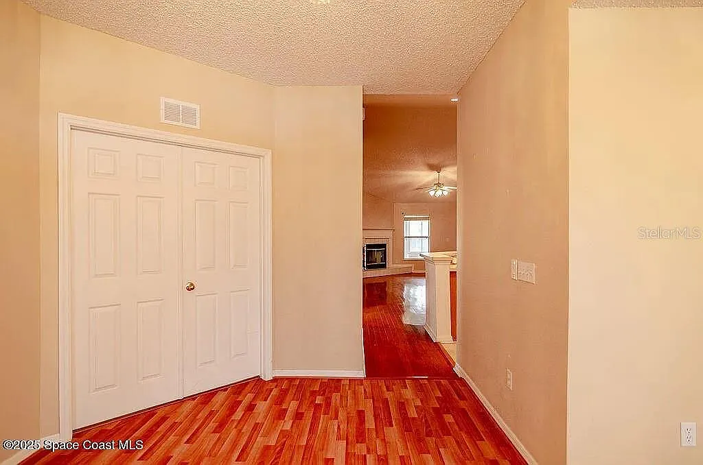 4 bed, 3.0 bath, 2455 sqft, $2,650 — Photo 4