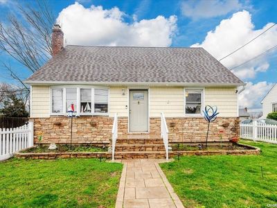 20 Central Street, Greenlawn, NY, 11740