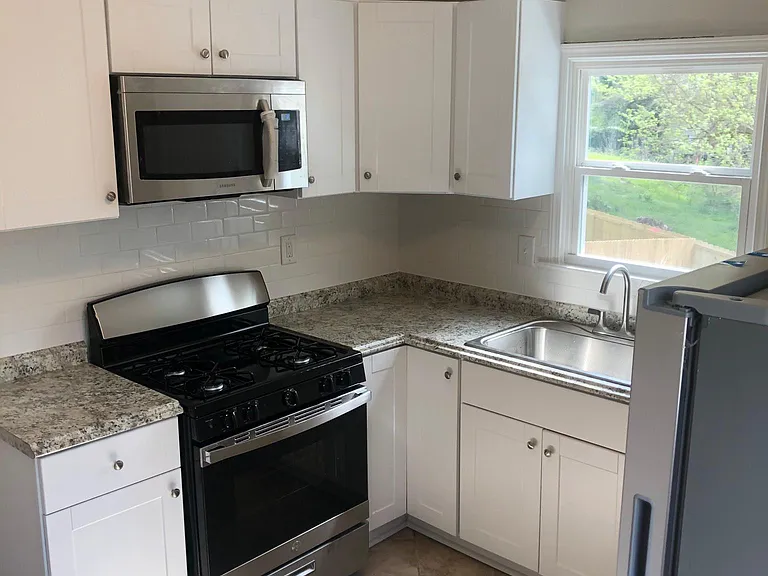 897 Margaret Pl NW — Photo 9