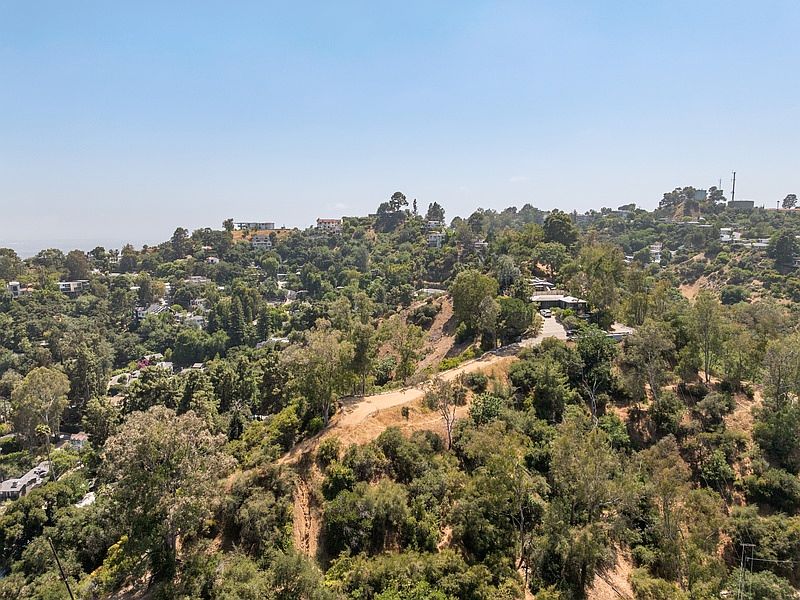 1st image of 8815 Crescent Dr