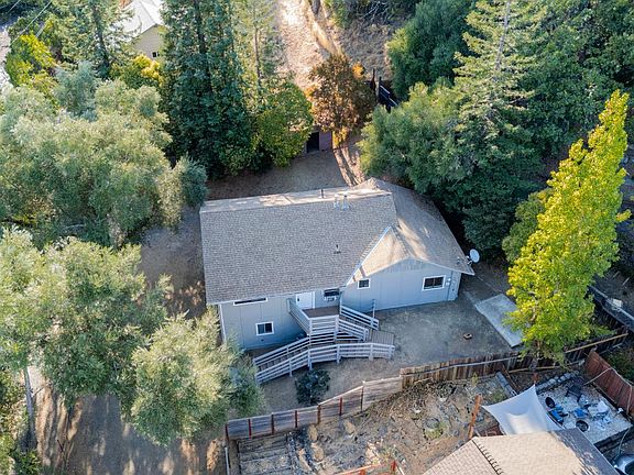 4th image of 301 Crestview Drive