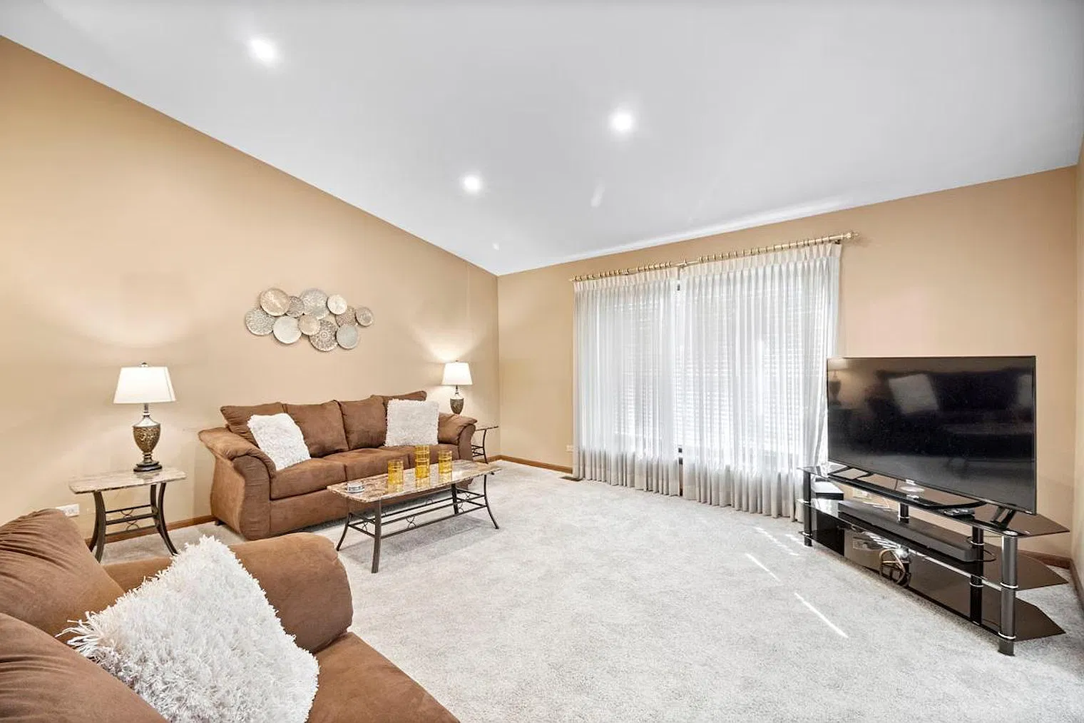5 bed, 2.5 bath, $16,842 — Photo 3