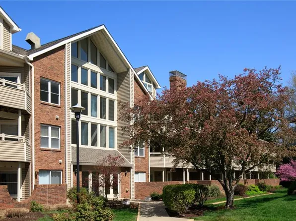 1010 Thoreau Ct APT 211, Saint Louis, MO 63146