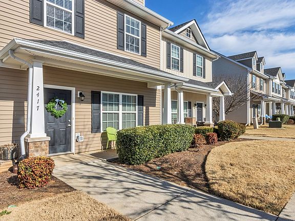 2nd image of 2417 New Holland Cir