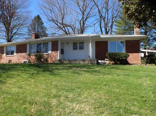 257 Eads Rd, Bluff City, TN 37618