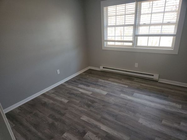 7 Mill Plain Rd #16-A