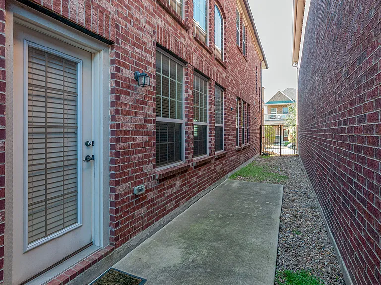 219 Knapford Sta — Photo 36