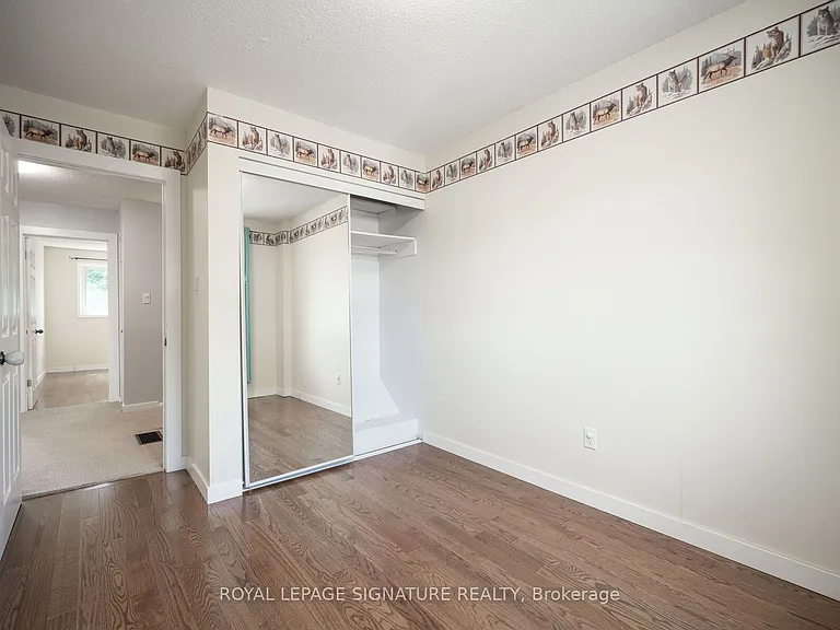 447 Ontario St N — Photo 29