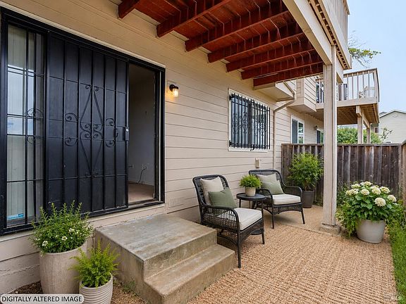 4th image of 503 Bustos Place