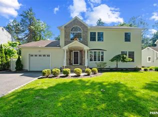 28 Demarest Rd, Paramus, NJ 07652