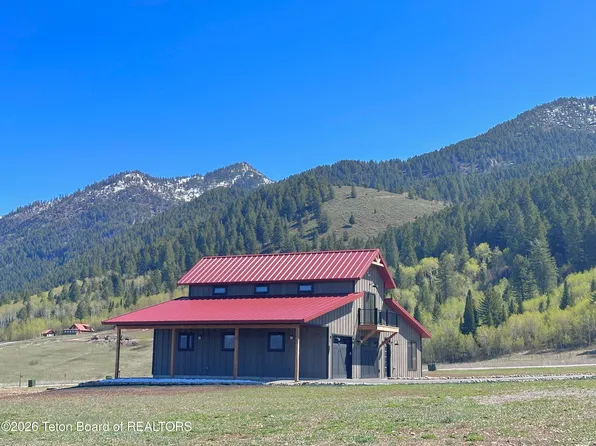115 Spike Loop, Etna, WY 83118