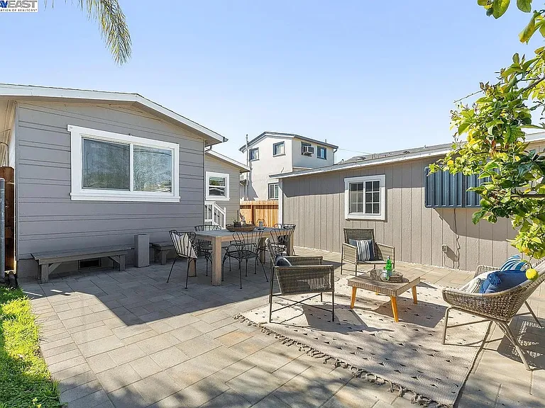 1507 67th Ave — Photo 34