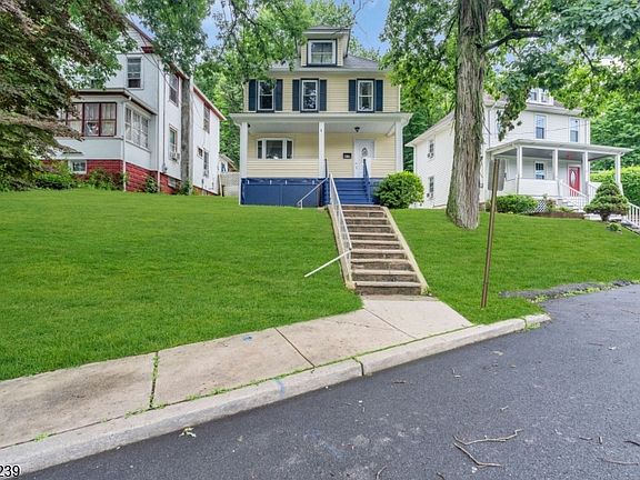 5th image of 4 Park Heights Ave