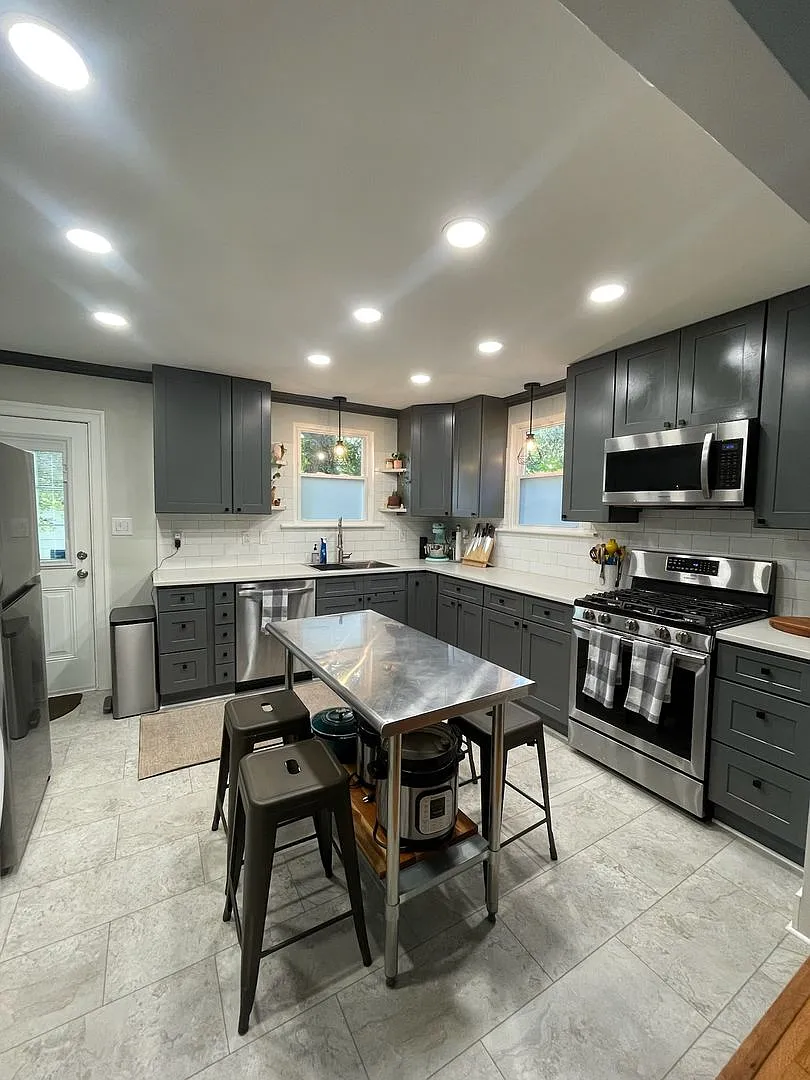 1633 Cherry Ave photo 1