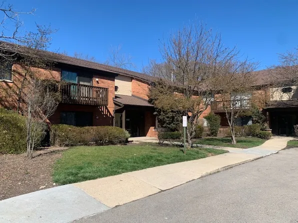 33561 N Royal Oak Ln APT 106, Grayslake, IL 60030