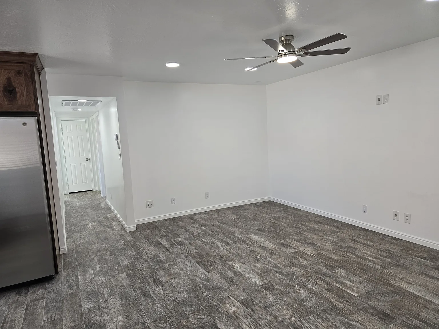 3 bed, 1000 sqft, $1,700 — Photo 3
