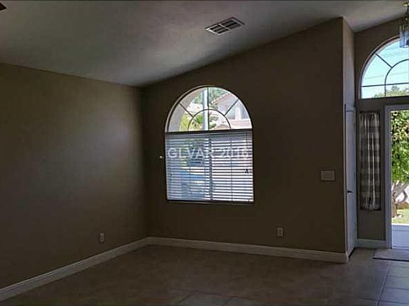 3rd image of 963 Rainbow Rock St