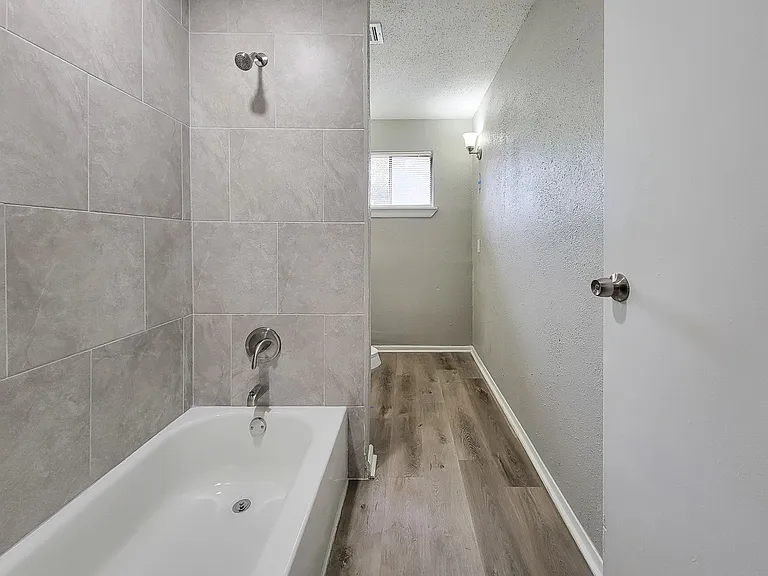 3121 Proswimmer St — Photo 6