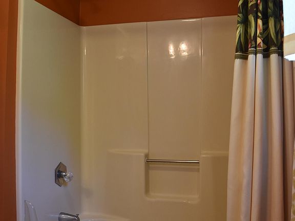 Main Bath- tub and shower