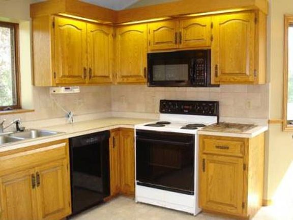 2nd image of 27750 Alton Ave