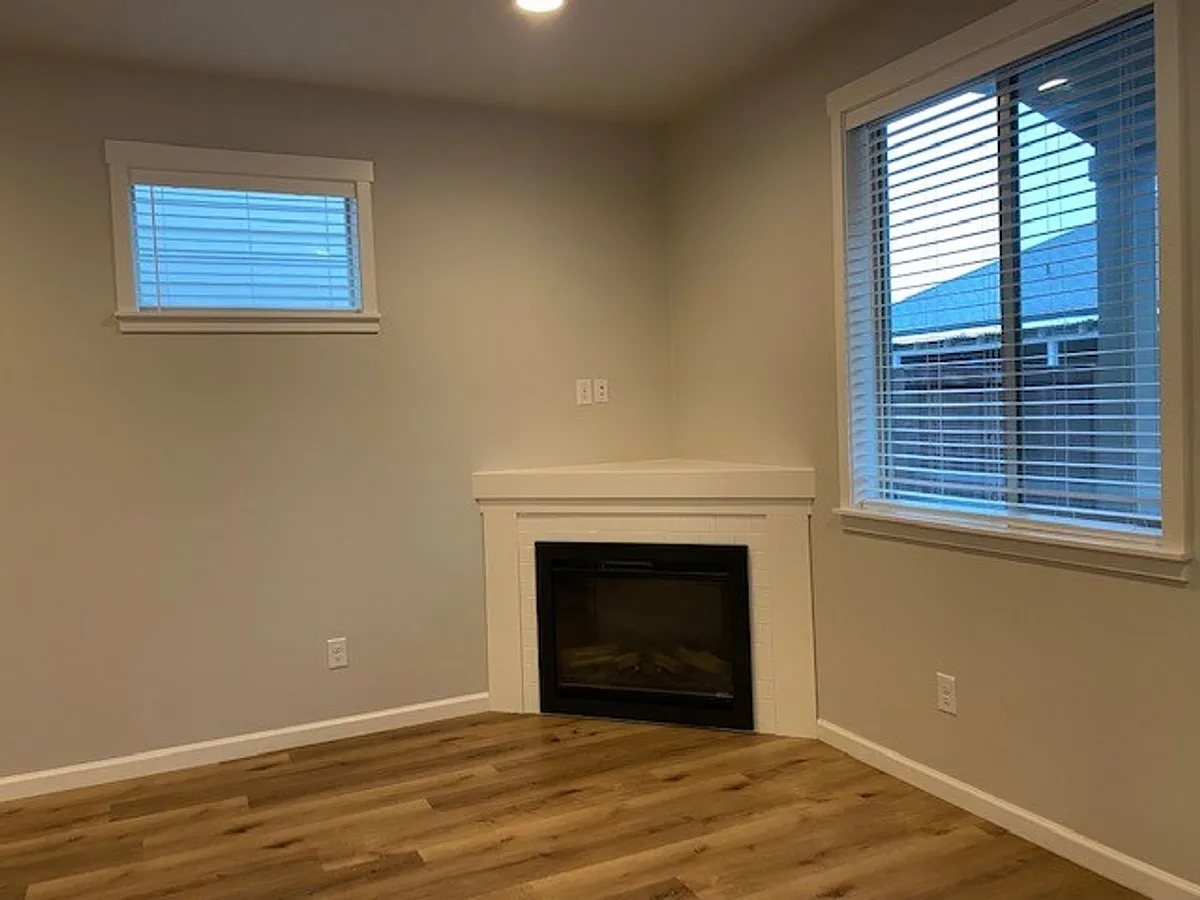 Building Photo - 5707 NE 58th Way