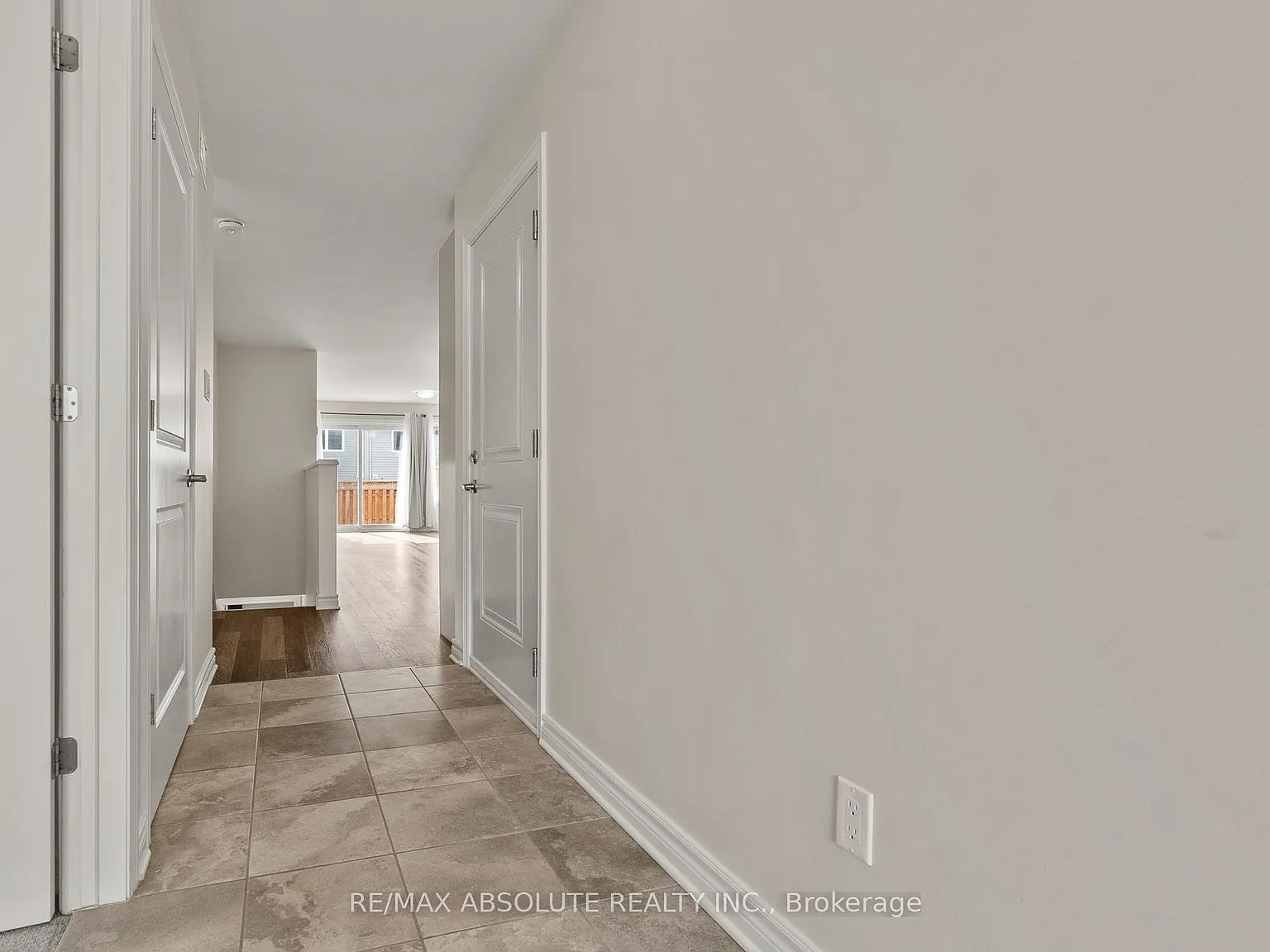 2 bed, $2,550 — Photo 4