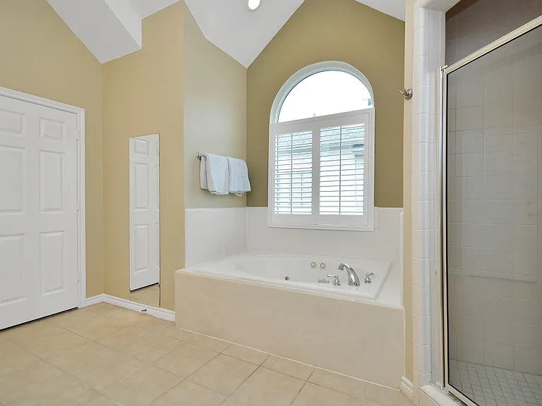 1019 Marconi St — Photo 11