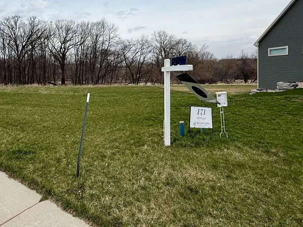 7786 Bluestem Trl, Deforest, WI 53532