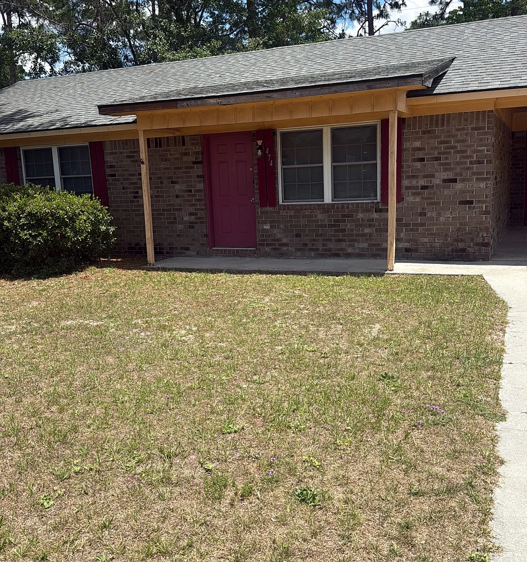 p002 474 Elm St - 474 — Photo 1