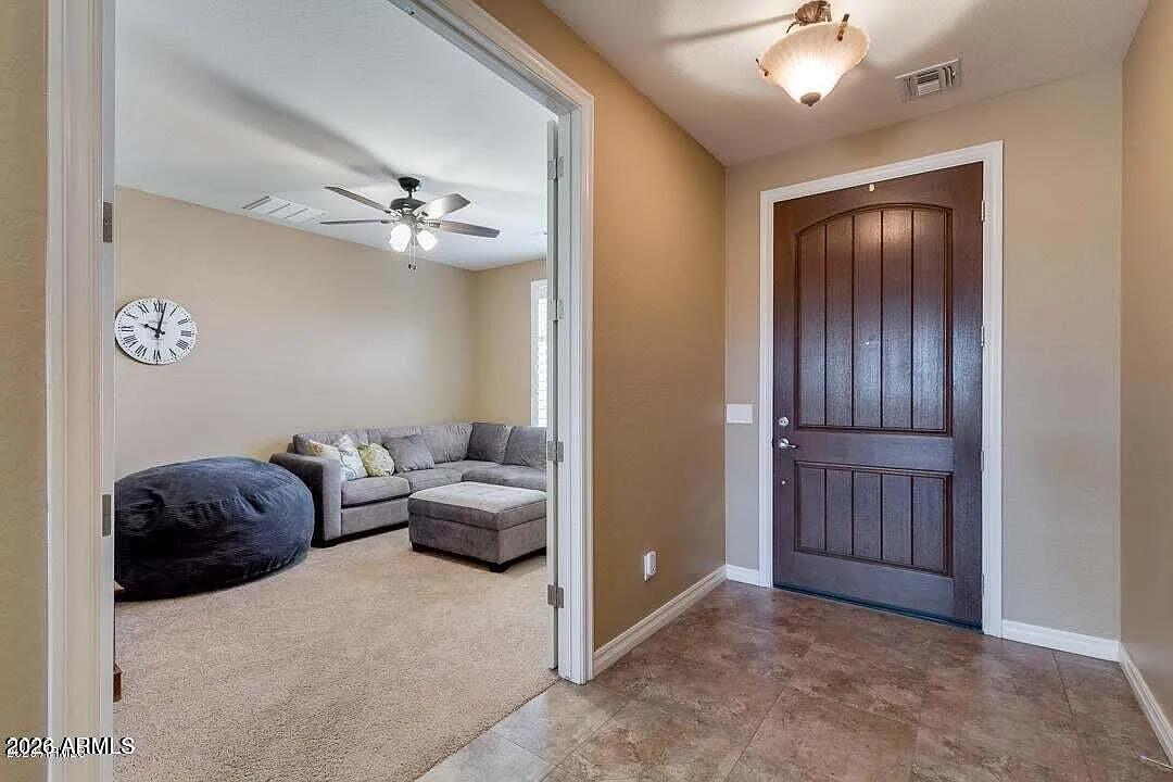 4 bed, 3.0 bath, 2692 sqft, $3,200 — Photo 3