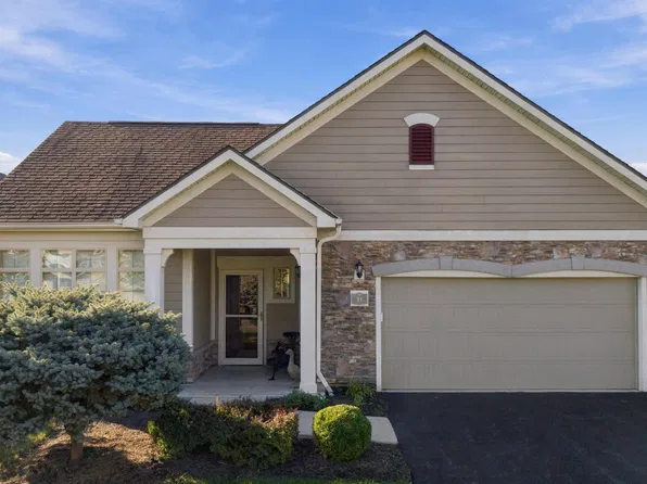 71 Courtyard Crossing Dr, Powell, OH 43065