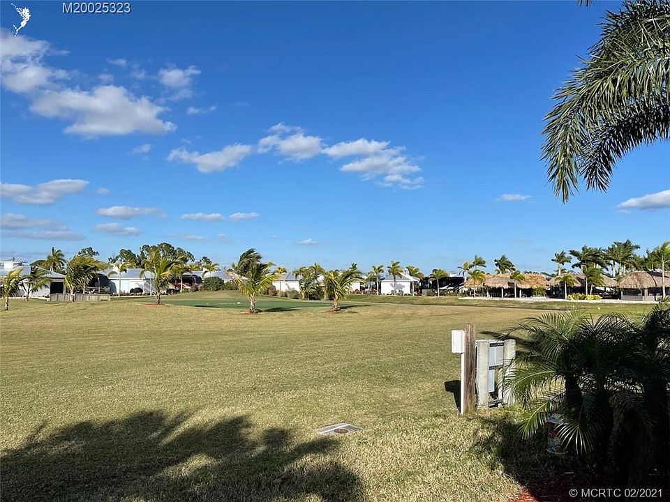 1st image of 320 NW Chipshot Ln