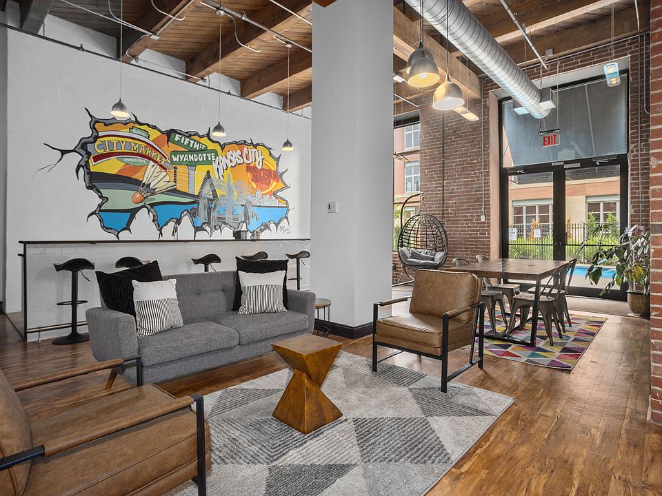 Richard & Conover - Lounge