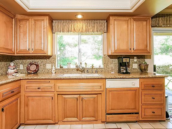 3rd image of 2623 Mountain Pine Dr