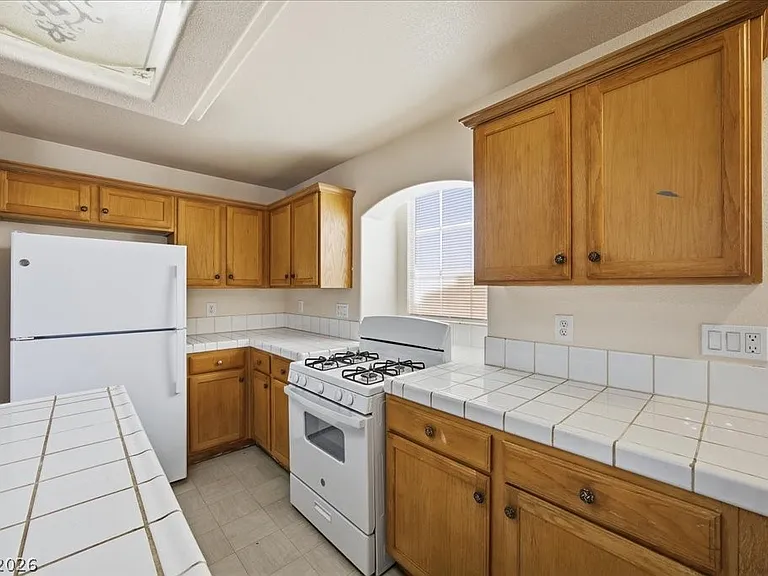 7435 Aurora Glow St — Photo 8