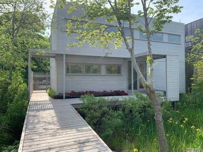 240 Holly Walk, Sayville, NY, 11782