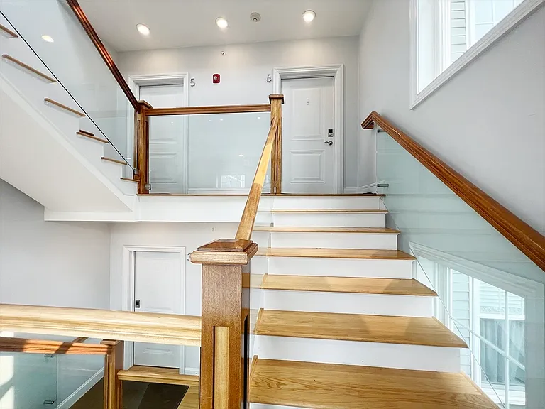 214 E Eagle St #6 — Photo 12