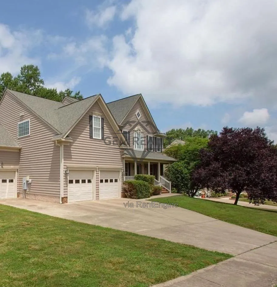 5 bed, 4.5 bath, 3745 sqft, $3,300 — Photo 4