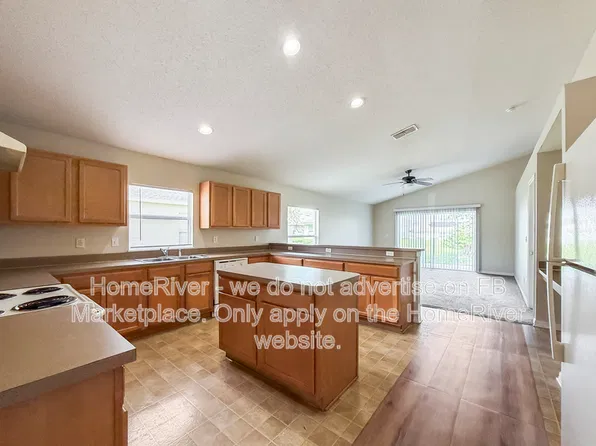2272 Merry Rd, Tavares, FL 32778