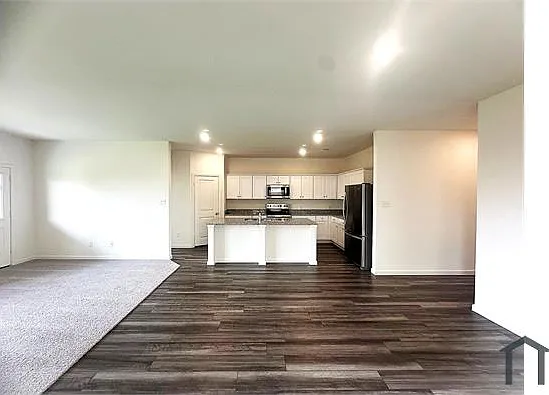 1871 Purtis Creek Dr #1 — Photo 2